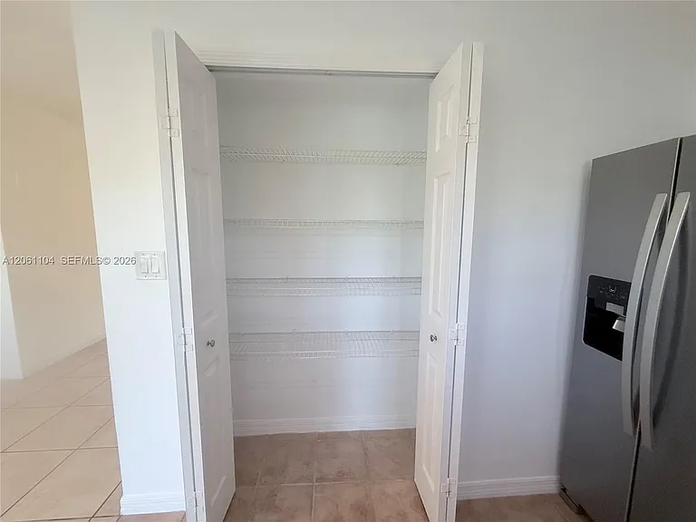 995 NE 34th Ave #101 — Photo 21