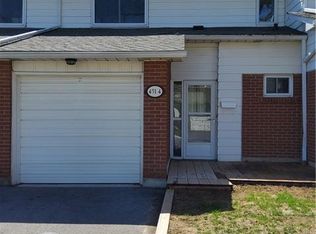 451 Woodview Rd #4, Burlington, ON L7N2Z9