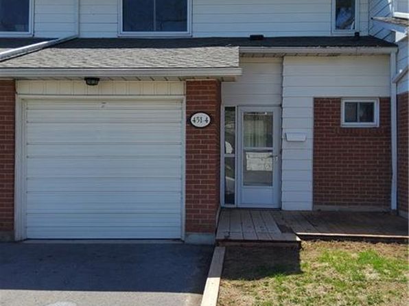 451 Woodview Rd #4, Burlington, ON L7N 2Z9