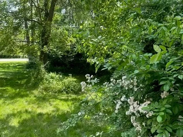 Broxbourne Rd, North Olmsted, OH 44070