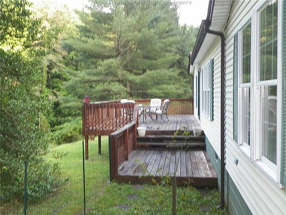 5th image of 60 Logan Dr