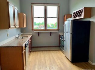 45 Harrison Ave APT 8, Branford, CT 06405