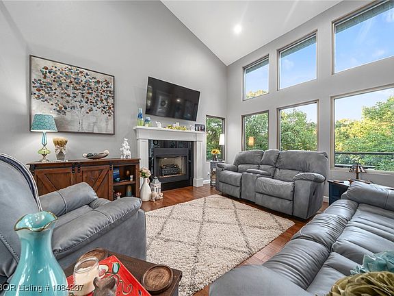 5th image of 2309 Skye Rd