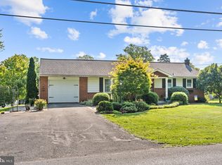 1419 Eden Rd, Lancaster, PA 17601