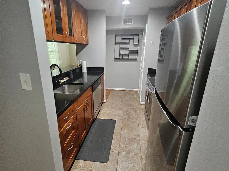 9811 Lake Pointe Ct #203 — Photo 10