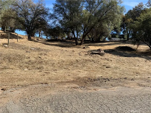 101 W Sioux Rd #101, Coarsegold, CA 93614