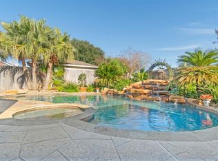 2015 Stapleton Dr, Friendswood, TX 77546