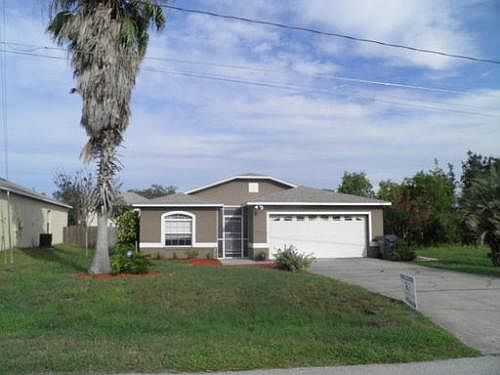 2nd image of 1915 Myakka Ct