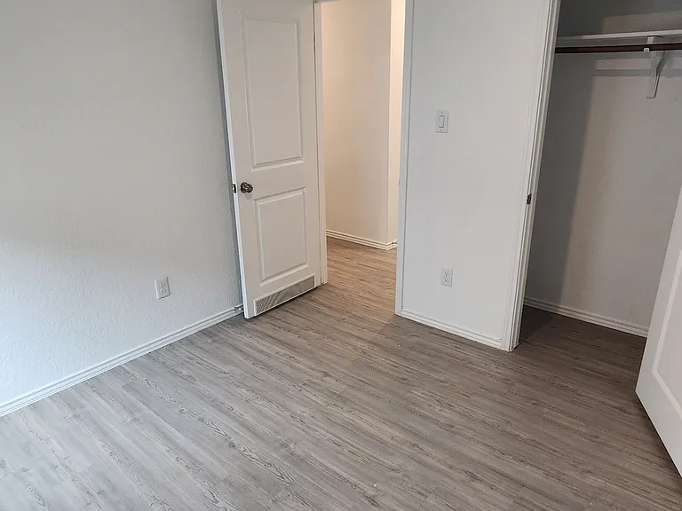 2815 Charpak Dr — Photo 16