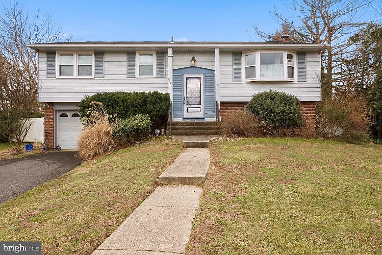 1st image of 2747 Chapel Ave W