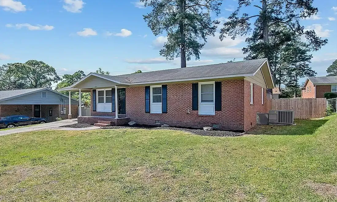 3 bed, 1111 sqft, $1,500 — Photo 3