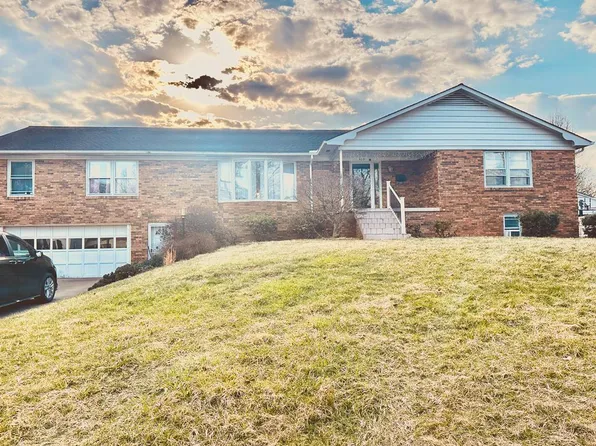 412 Orchard Ave, Beckley, WV 25801