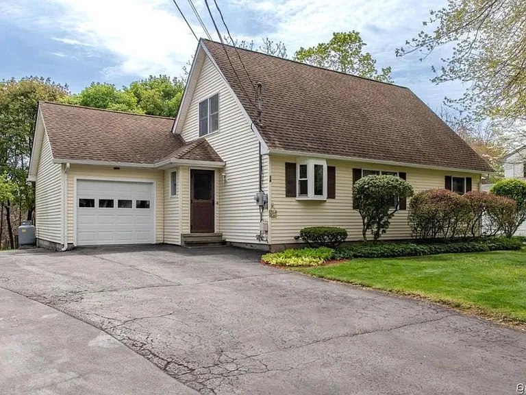 34 Appletree Dr — Photo 2