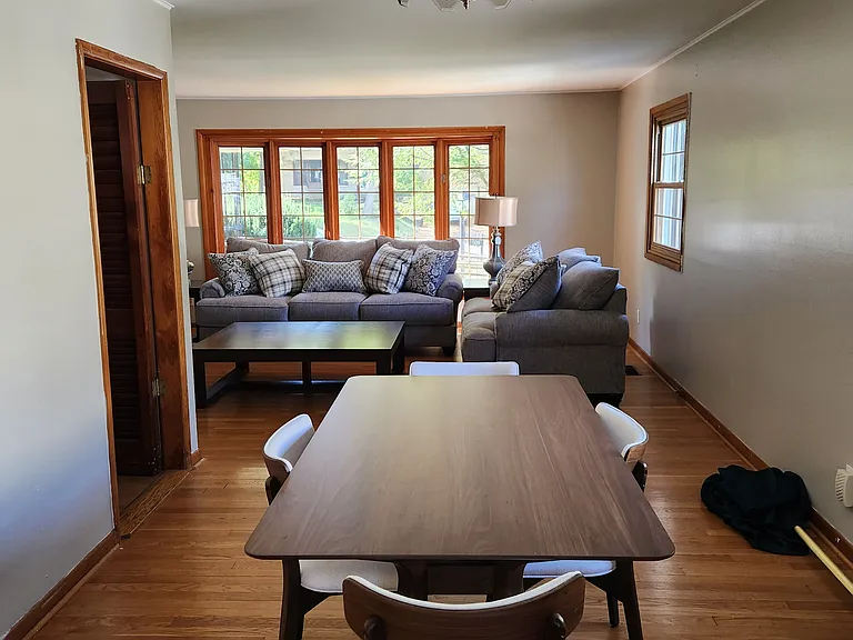 509 S Swain Ave — Photo 3