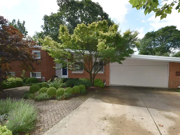 32743 Hearthstone Rd, Farmington Hills, MI 48334