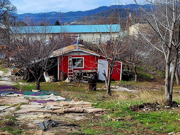 4th image of 230 Valley Dr