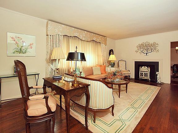 Modern Ranch in great location.