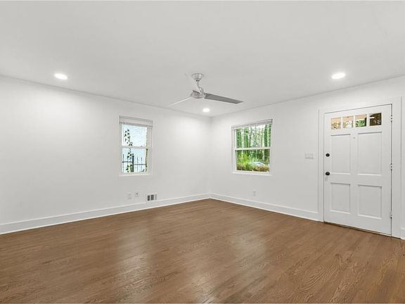 3rd image of 1949 Handley Ave SW