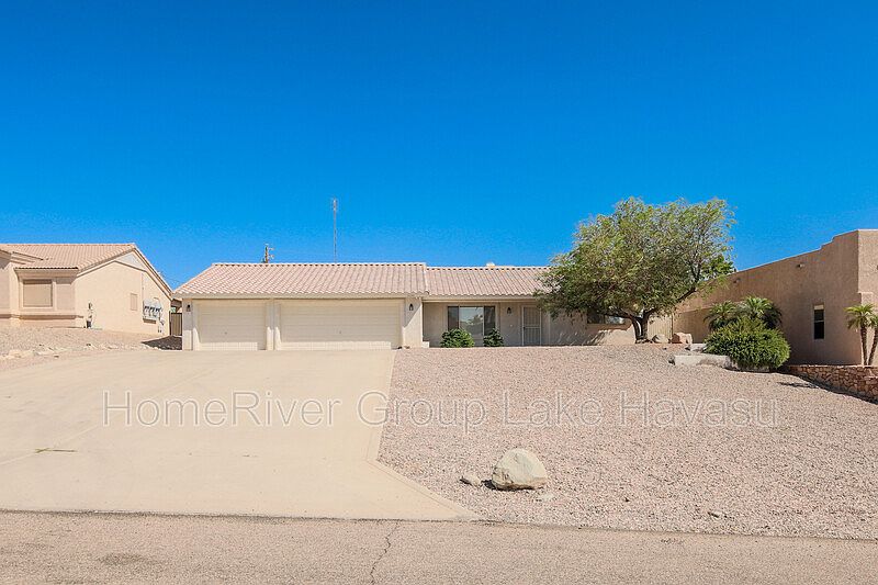 1st image of 3030 Applewood Dr