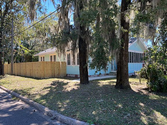 2nd image of 6859 Barberie St