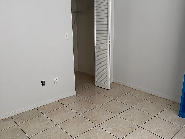 5252 Treetops Dr — Photo 22