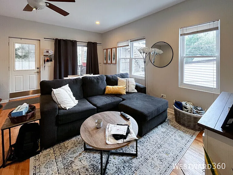 2618 N Wayne Ave #1R — Photo 1