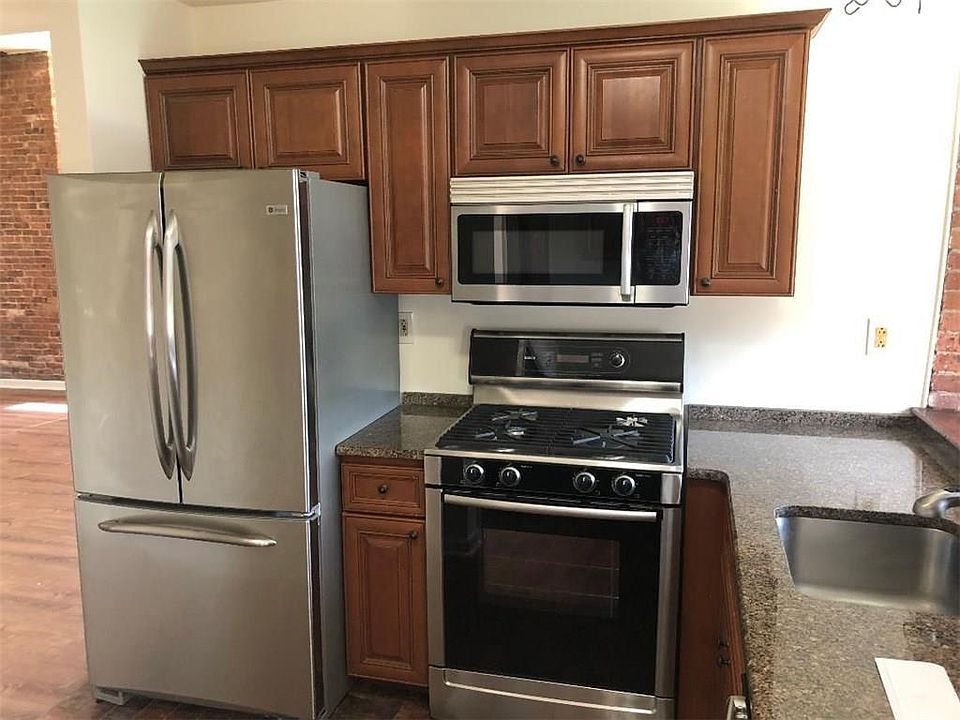 2nd image of 40 Washington Ave APT 21