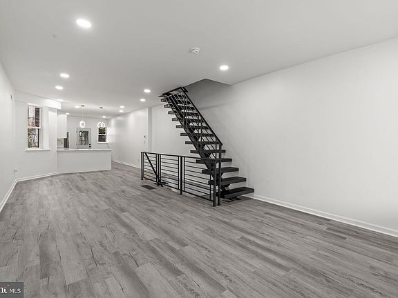 5th image of 1010 S 51st St