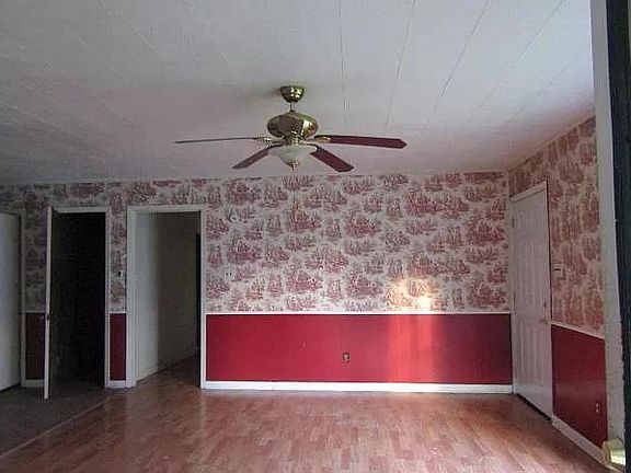 5th image of 1029 Reams Blvd
