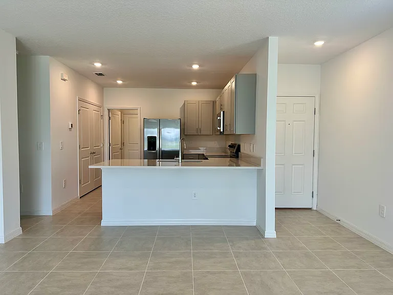 534 Wayland Dr — Photo 8