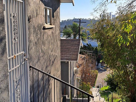 3rd image of 501 Isabel St #4