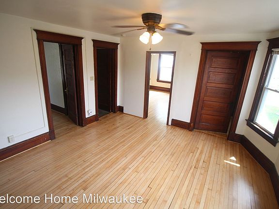 4th image of 2557 N Bartlett Ave Floor 2