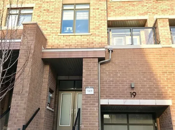 19 Glenngarry Cres, Vaughan, ON L6A 4Z4