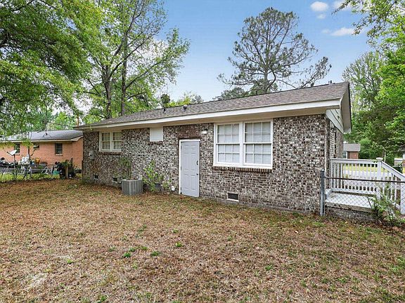 5th image of 409 Todd Branch Dr