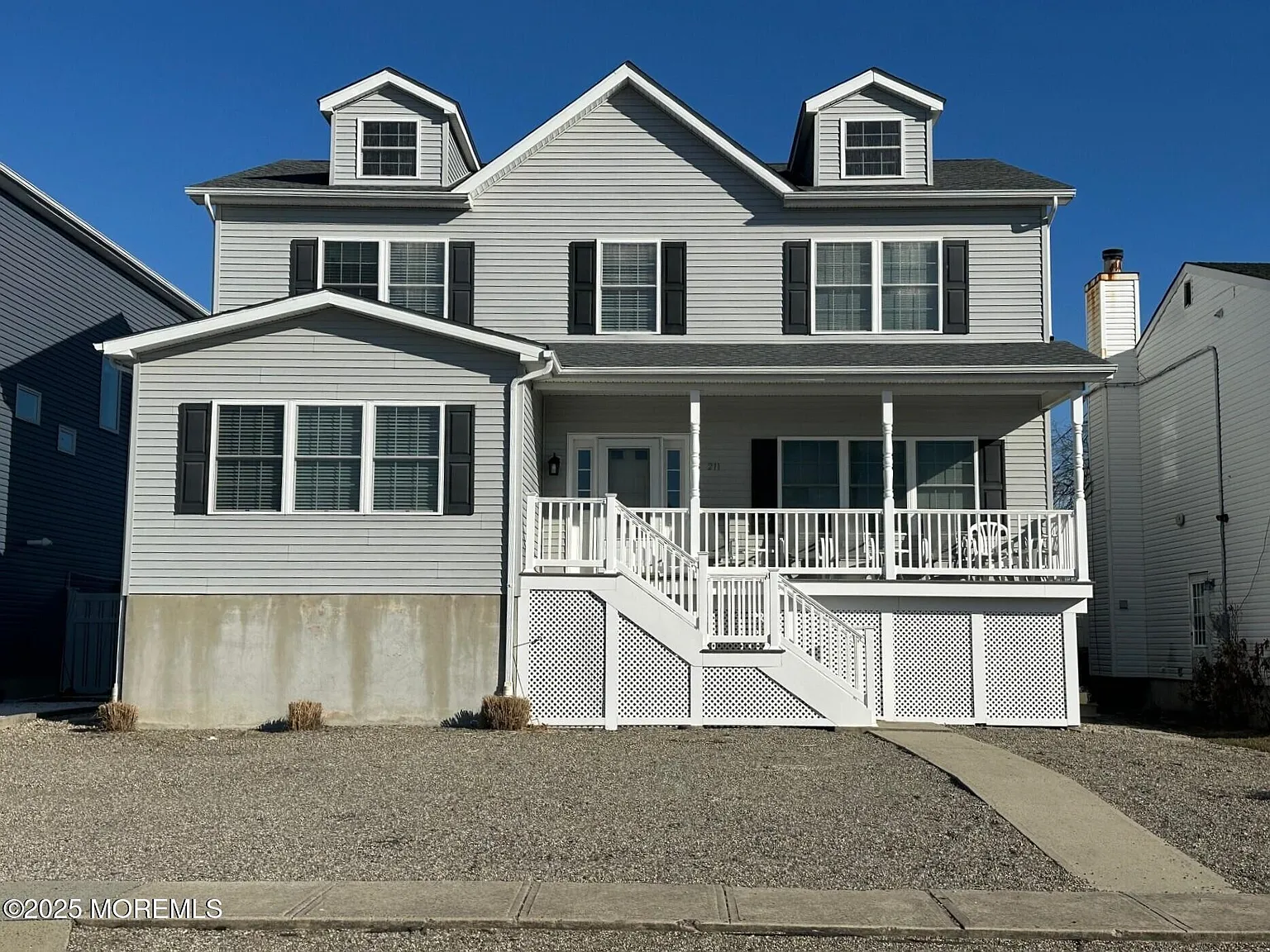 5 bed, 2880 sqft, $9,500 — Photo 2