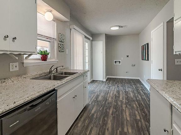 5th image of 4812 SE 25th Ter