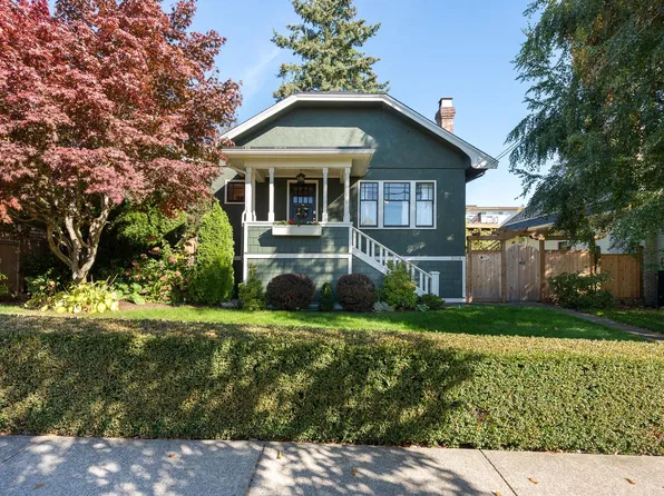 309 9th St, New Westminster, BC V3M 3V5