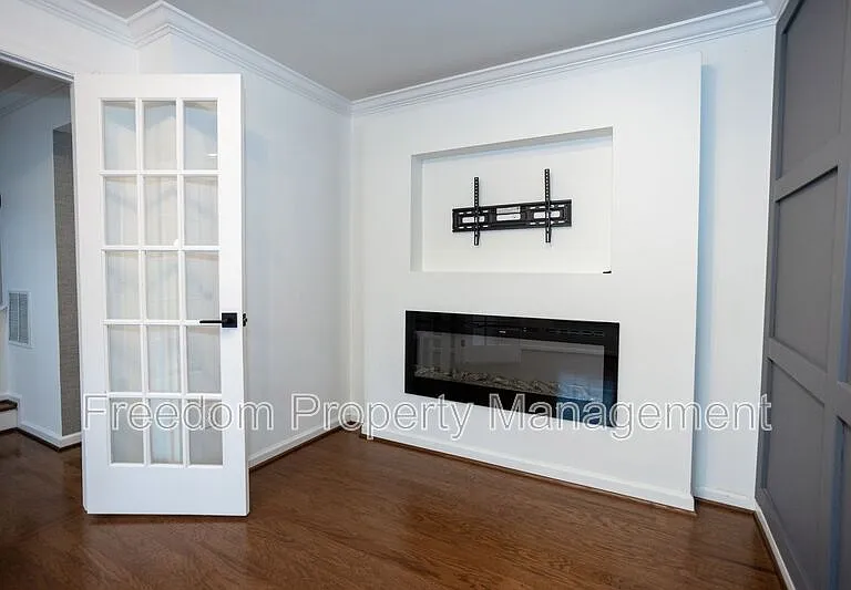 2023 Serviceberry Rd — Photo 8