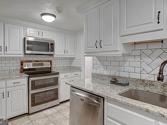 4th image of 6101 River Rd APT 5