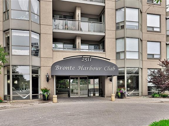 2nd image of 2511 Lakeshore Rd W #407