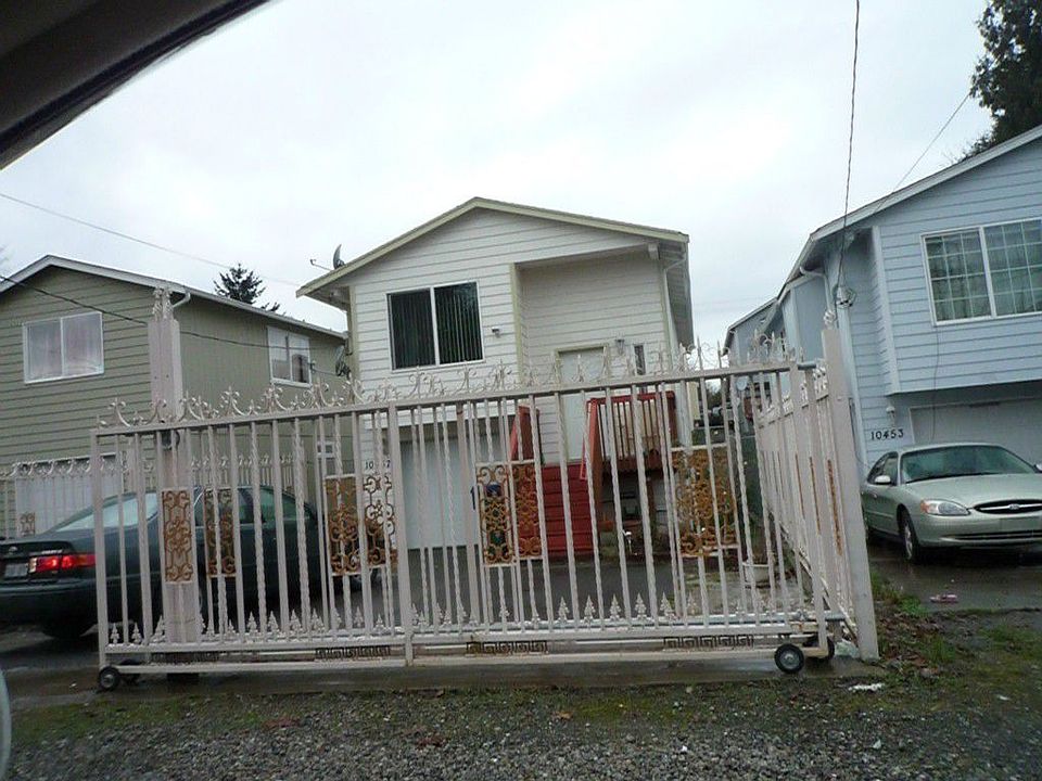 2nd image of 10457 1st Ave SW