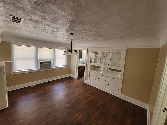5th image of 116 N Langstaff St