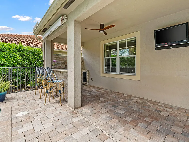 10652 Ivanhoe Ln — Photo 8