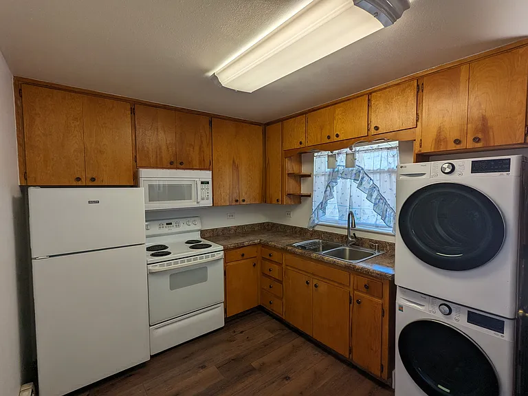 1410 S Foothills Hwy #3 — Photo 6