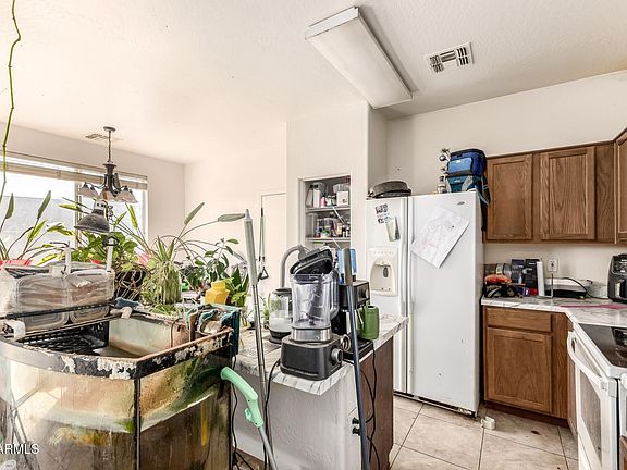 5th image of 3042 S 101st Lane
