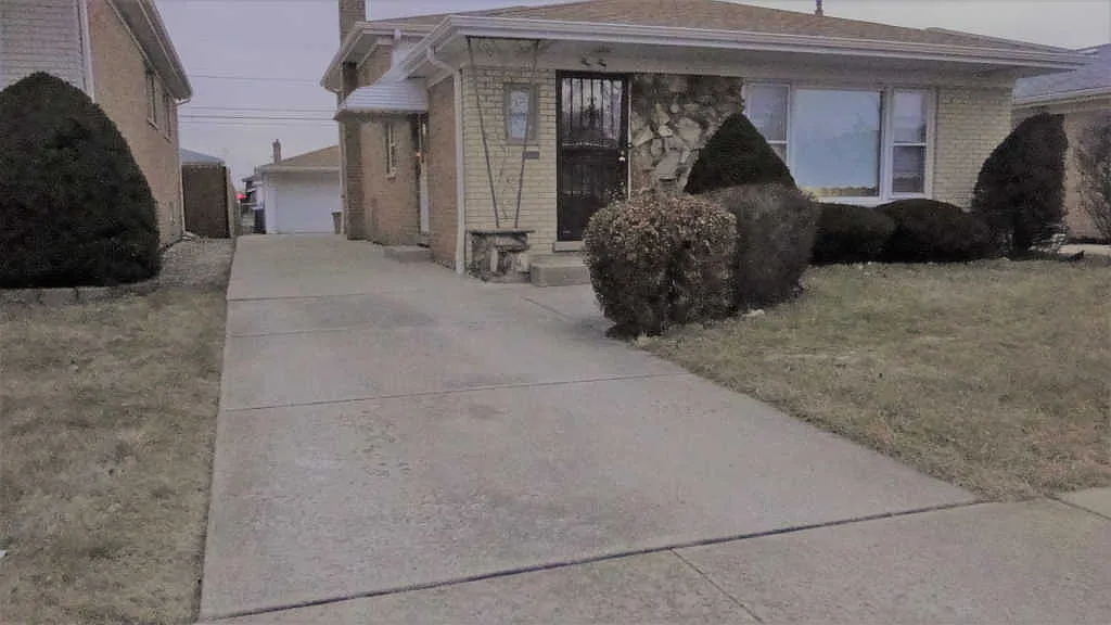 510 Escanaba Ave photo 1