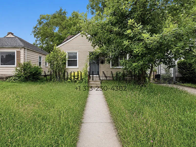 8283 Vaughan St — Photo 1