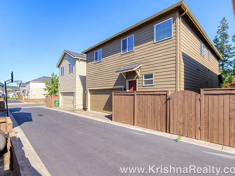 7188 NW Abigail Ter — Photo 21