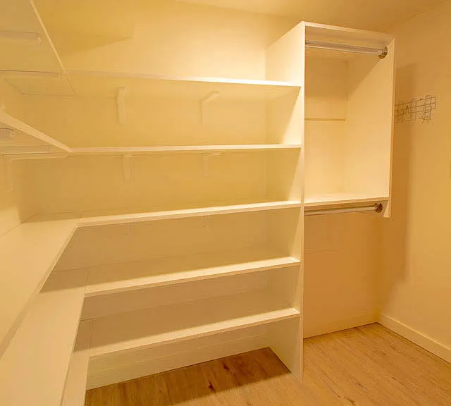 Walk-in Pantry