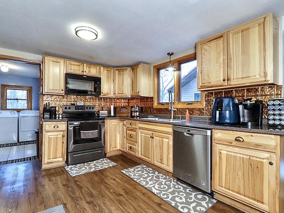 4th image of 217 Indianhead Rd